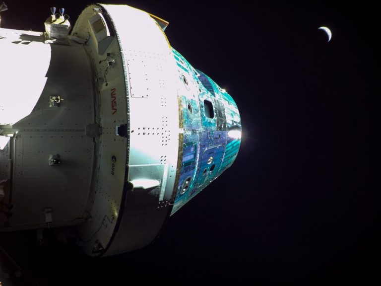 Artemis I – Flight Day 19: Orion Prepares For Close Lunar Flyby, Teams Examining Power Conditioning Issue