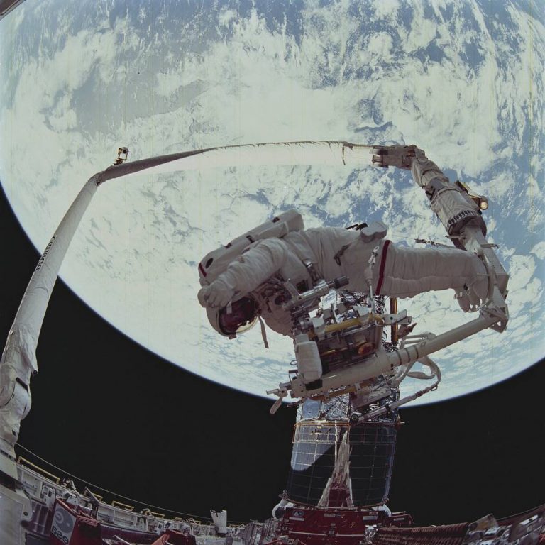 Endeavour Crew Make Repairs To Hubble