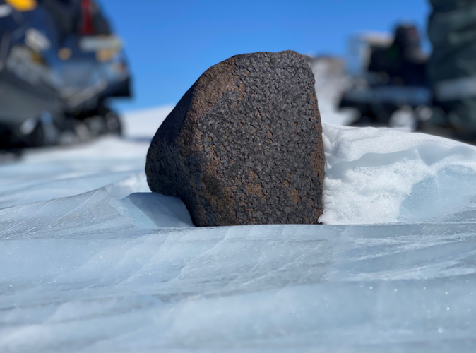 Copernicus Sentinel-2 Helps Explorers Unearth Rare 7.6 kg Meteorite In Antarctica