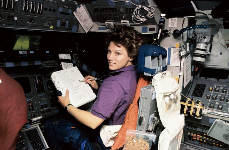 Eileen Collins, Discovery Pilot