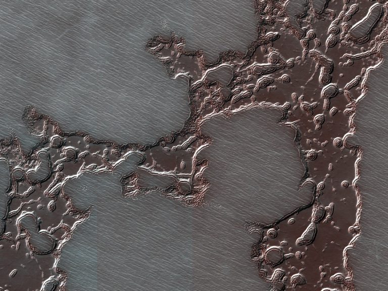 Layering History Shows How Water And Carbon Dioxide Have Moved Across Mars